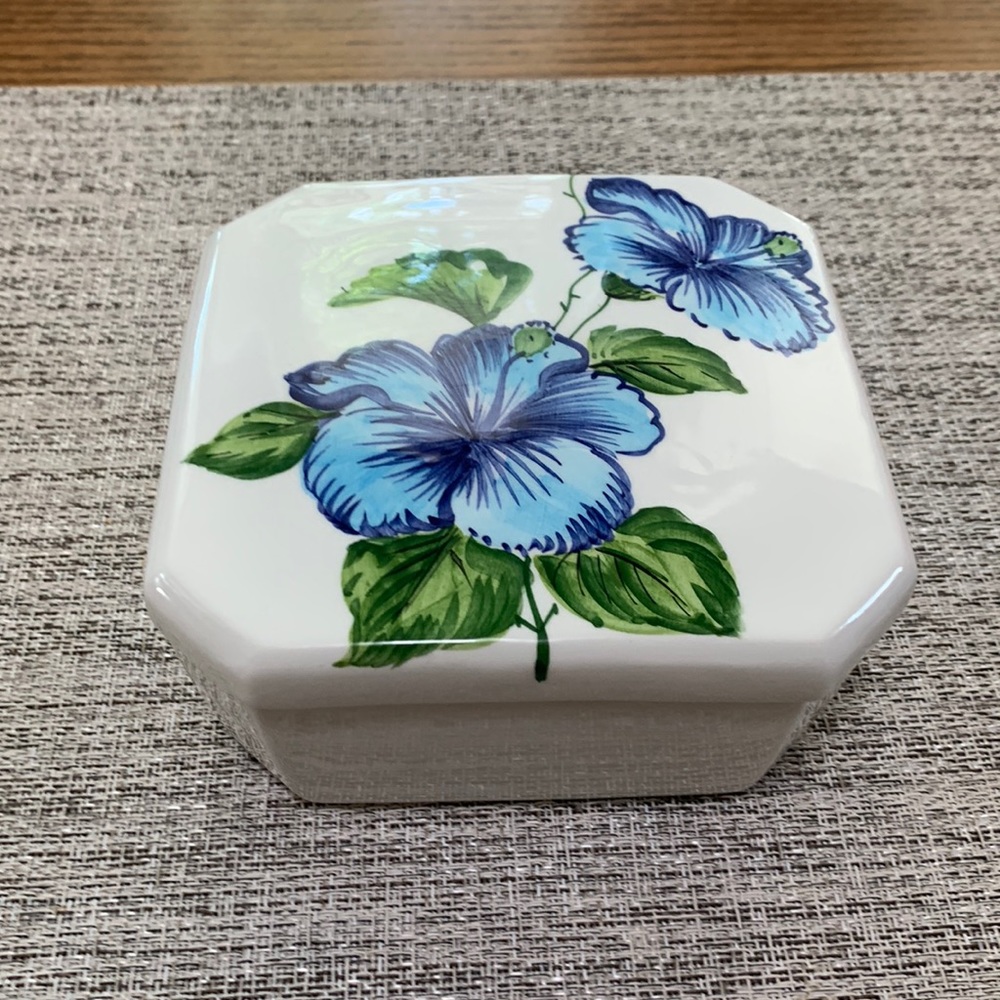 Ceramiche Leonardo ~ Made in Italy ~ Blue Floral Trinket Box/Candy Dish